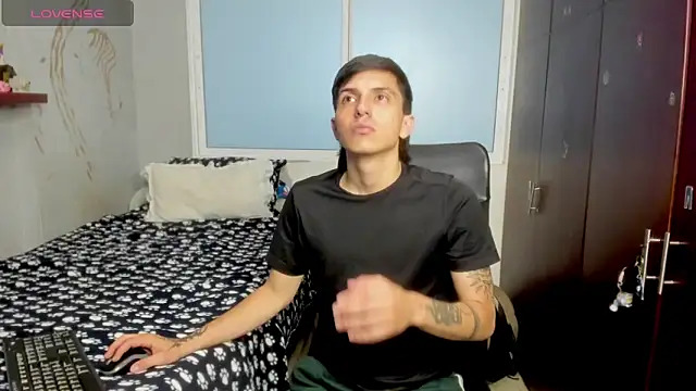 Snapshot of Noxx_starkK chatting on November 22, 11:15 pm Noxx starkK online show from November 22, 11:15 pm