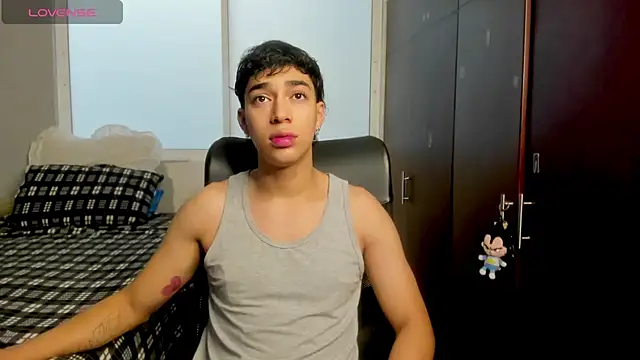 Snapshot of Noxx_starkK chatting on December 2, 8:26 pm Noxx starkK online show from December 2, 8:26 pm