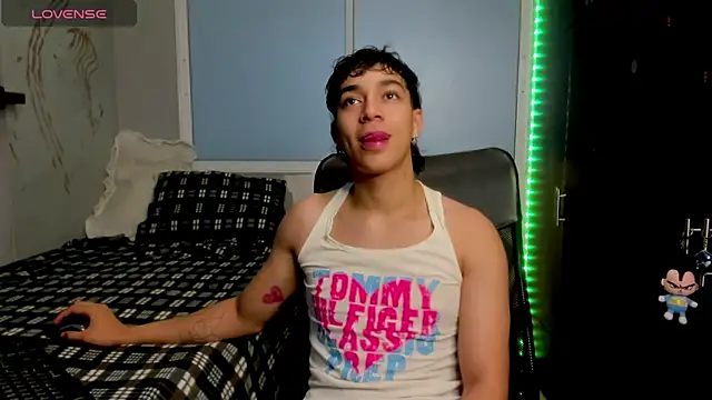 Snapshot of Noxx_starkK chatting on December 5, 3:04 am Noxx starkK online show from December 5, 3:04 am