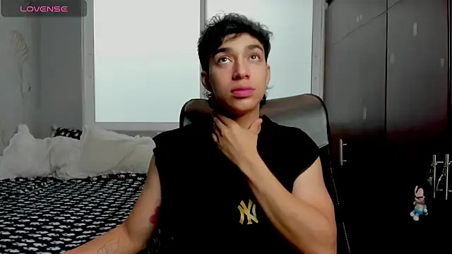 Snapshot of Noxx_starkK chatting on December 15, 3:49 pm Noxx starkK online show from December 15, 3:49 pm