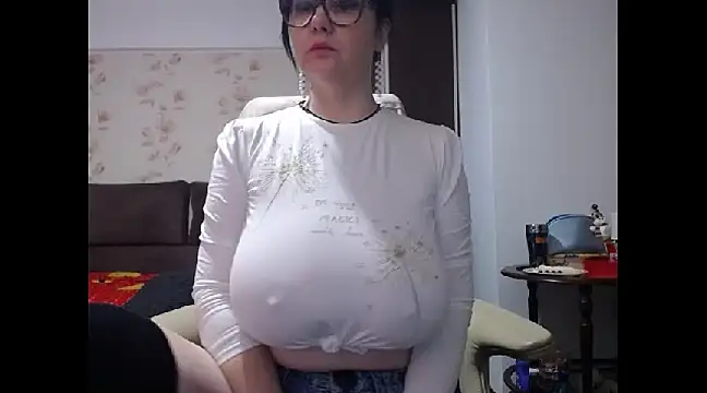 Snapshot of Mary_x chatting on February 11, 6:51 am Mary x online show from February 11, 6:51 am