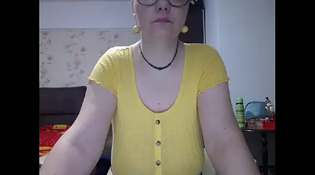 Snapshot of Mary_x chatting on February 13, 3:50 am Mary x online show from February 13, 3:50 am