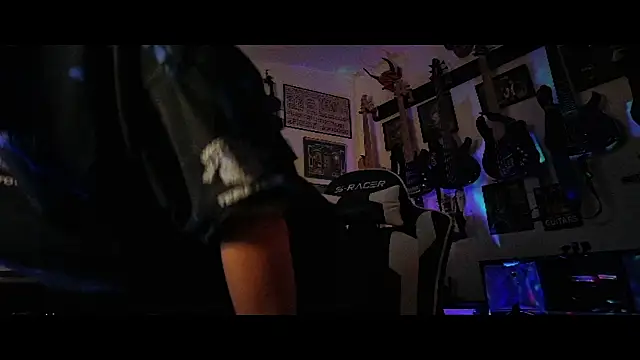 TheSlutMuffin online show from December 5, 5:27 am