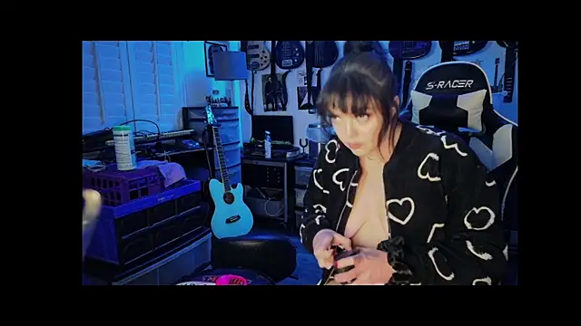 TheSlutMuffin online show from December 18, 8:42 am