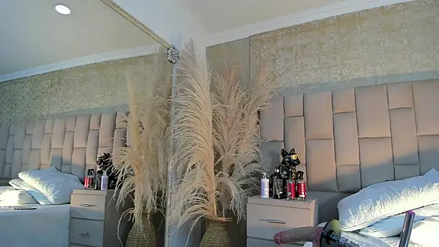 AmbarFoxx  online show from December 4, 10:29 pm