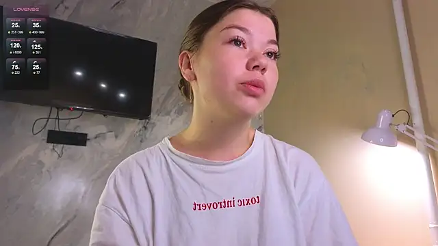 miss bubbles  online show from October 6, 12:30 am