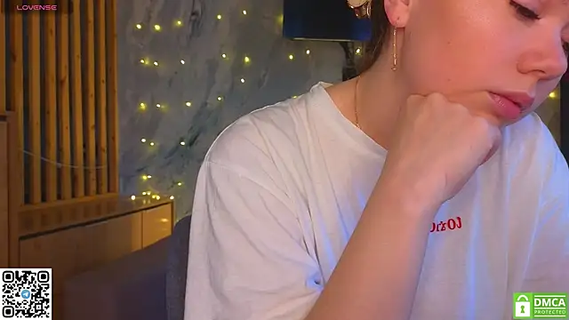 Snapshot of miss_bubbles_ chatting on May 21, 1:01 am miss bubbles online show from May 21, 1:01 am