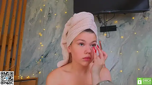 miss bubbles  online show from July 17, 2:07 am