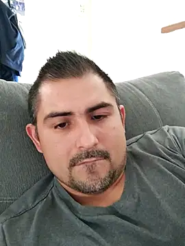 Bradd 32 online show from October 31, 5:14 pm