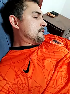 Bradd 32 online show from November 21, 1:48 am