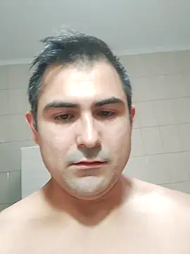 Snapshot of Bradd_32 chatting on February 19, 7:54 pm Bradd 32 online show from February 19, 7:54 pm