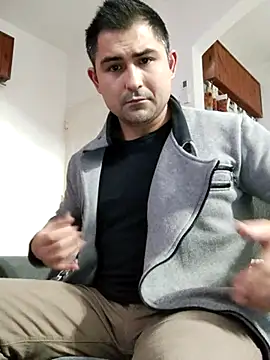 Snapshot of Bradd_32 chatting on May 6, 4:19 am Bradd 32 online show from May 6, 4:19 am