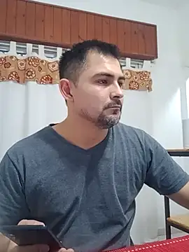Snapshot of Bradd_32 chatting on June 5, 11:38 am Bradd 32 online show from June 5, 11:38 am