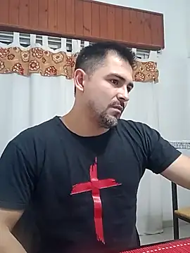 Snapshot of Bradd_32 chatting on June 6, 2:49 am Bradd 32 online show from June 6, 2:49 am