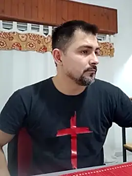 Snapshot of Bradd_32 chatting on June 12, 11:20 am Bradd 32 online show from June 12, 11:20 am