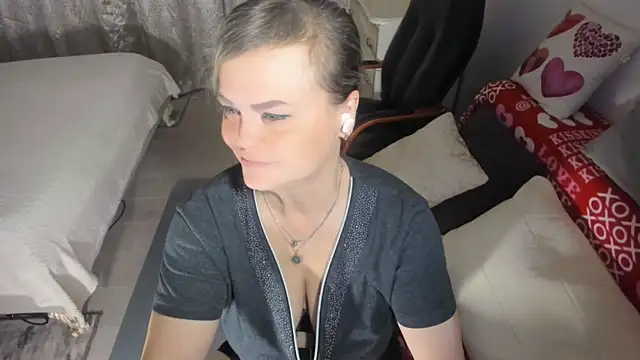 MildMature online show from July 9, 9:19 pm