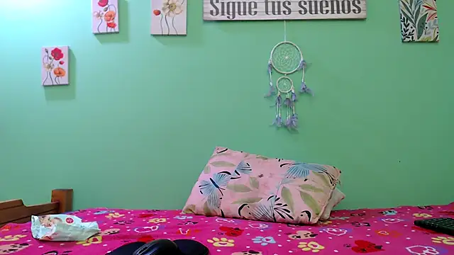 Snapshot of gatitasexygatitasexy chatting on October 23, 7:23 pm gatitasexygatitasexy online show from October 23, 7:23 pm