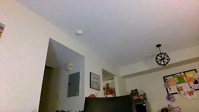 Snapshot of thedevinemama chatting on March 16, 1:22 am thedevinemama online show from March 16, 1:22 am