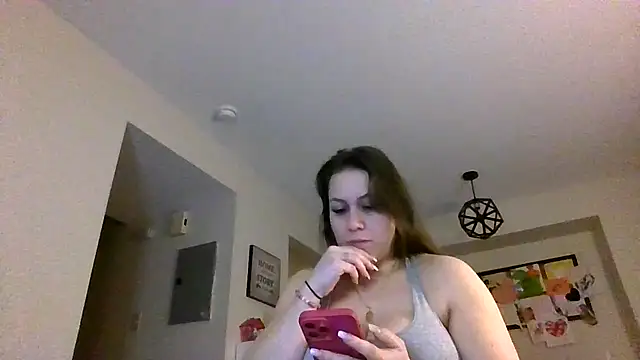 Snapshot of thedevinemama chatting on March 21, 1:32 am thedevinemama online show from March 21, 1:32 am