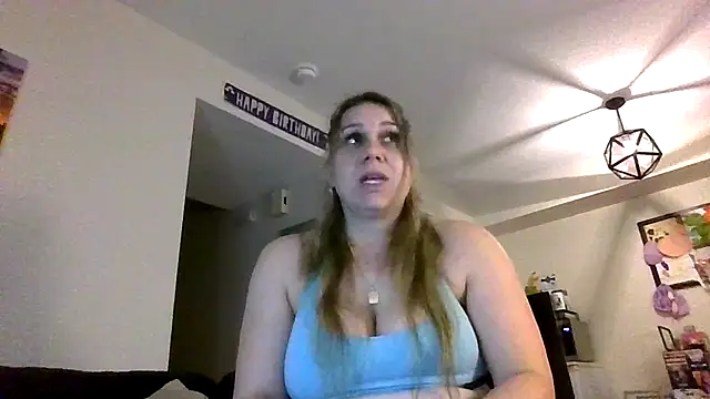 Snapshot of thedevinemama chatting on June 28, 3:01 am thedevinemama online show from June 28, 3:01 am