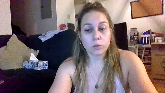 Snapshot of thedevinemama chatting on July 29, 1:37 am thedevinemama online show from July 29, 1:37 am