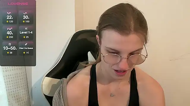 BustyKellyXXX online show from November 10, 10:03 am