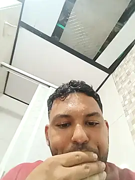 Snapshot of Frank0021 chatting on November 1, 10:12 pm Frank0021 online show from November 1, 10:12 pm