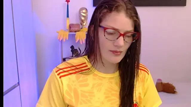 Camila-ventura online show from June 18, 1:26 pm