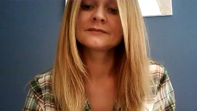 Snapshot of Ginger-bb chatting on February 12, 7:47 am Ginger-bb online show from February 12, 7:47 am