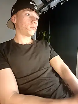 Logan sixxer online show from September 25, 7:39 pm