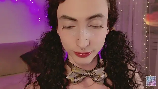 Queen of tease online show from May 5, 12:18 am