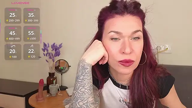 Snapshot of ReginaFoXXXy chatting on March 7, 12:13 pm ReginaFoXXXy online show from March 7, 12:13 pm