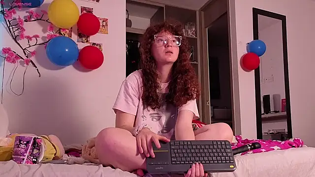 Snapshot of Sharon_Black chatting on July 12, 12:23 am Sharon Black online show from July 12, 12:23 am