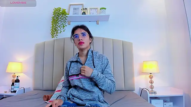 Snapshot of Rachel_Donnelly chatting on October 9, 4:32 am Rachel Donnelly online show from October 9, 4:32 am