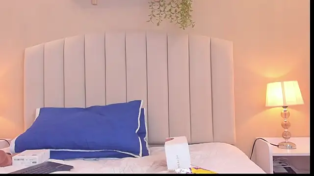 Rachel Donnelly online show from December 20, 3:13 am