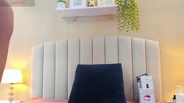Rachel Donnelly online show from June 13, 1:14 am