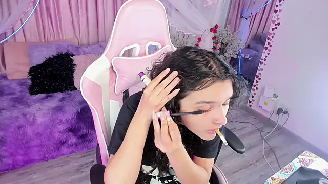 bunny curly online show from September 18, 3:36 pm
