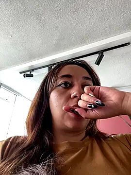 Snapshot of LuPink_ chatting on October 10, 7:57 pm LuPink online show from October 10, 7:57 pm