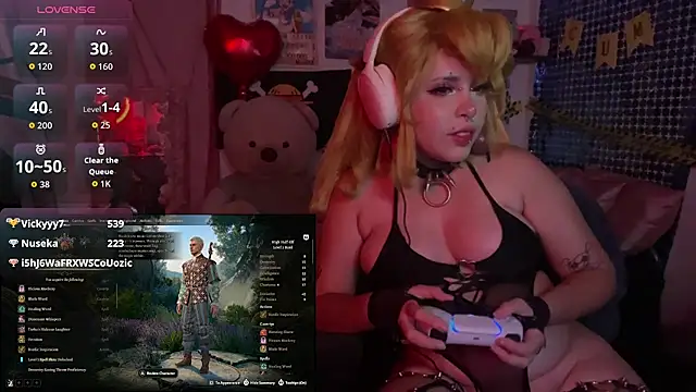 Snapshot of PixelKitty_ chatting on April 8, 2:55 am PixelKitty online show from April 8, 2:55 am