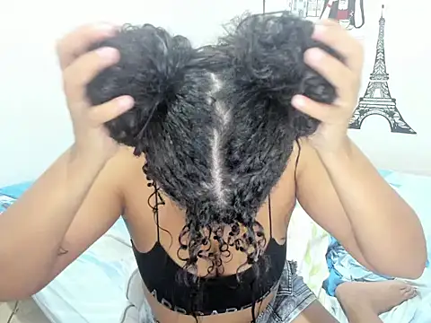 Snapshot of Hellen_scot chatting on December 5, 12:41 am Hellen scot online show from December 5, 12:41 am