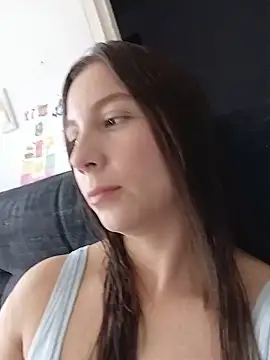 Arianna Moss online show from July 5, 7:10 pm