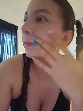 Arianna Moss online show from July 27, 9:55 pm