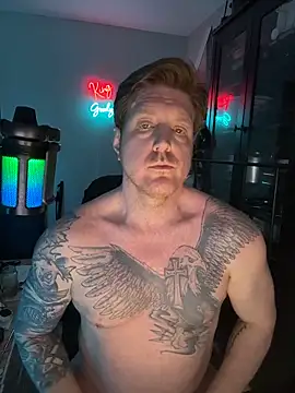 Snapshot of CloudyKingG chatting on April 5, 10:23 am CloudyKingG online show from April 5, 10:23 am