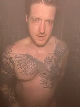 Snapshot of CloudyKingG chatting on April 6, 6:09 pm CloudyKingG online show from April 6, 6:09 pm