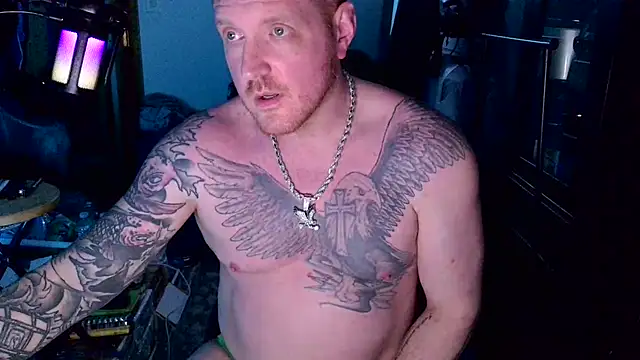 Snapshot of CloudyKingG chatting on April 12, 6:51 am CloudyKingG online show from April 12, 6:51 am