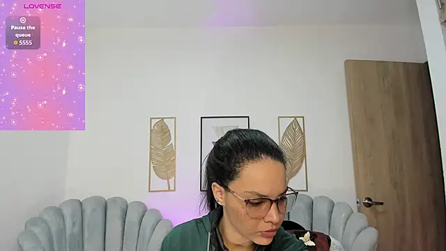 Ayshel cooperr online show from October 26, 3:45 am