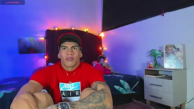 ChiliciousCouple online show from September 25, 3:54 am