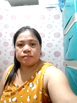 Snapshot of pinay_labb chatting on December 17, 12:27 am pinay labb online show from December 17, 12:27 am