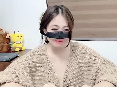 Snapshot of Amelia-babee chatting on October 8, 12:25 pm Amelia-babee online show from October 8, 12:25 pm