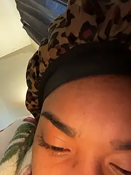 Tu GataLinda online show from January 13, 1:49 pm